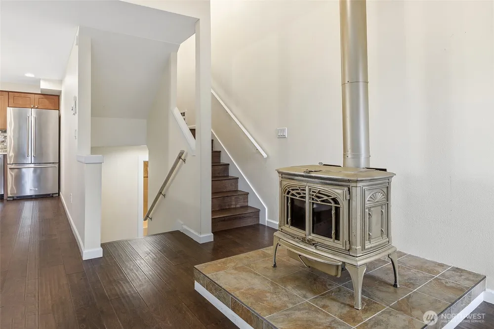 9165 45th Ave SW, Seattle, WA 98136