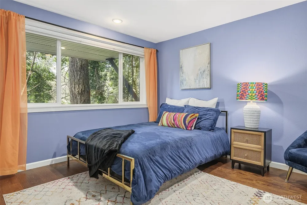 9165 45th Ave SW, Seattle, WA 98136