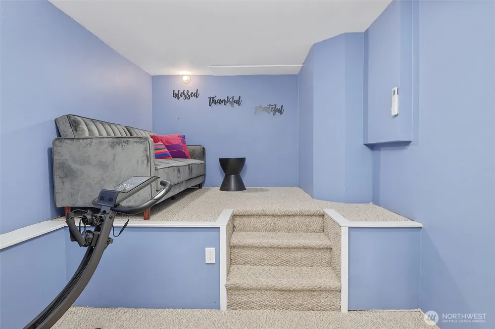 9165 45th Ave SW, Seattle, WA 98136