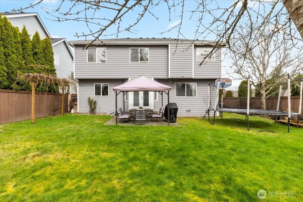 13721 SE 255th Pl, Kent, WA 98042