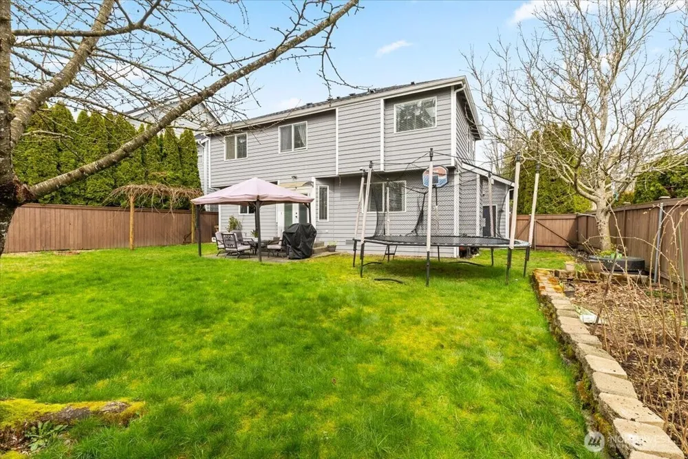 13721 SE 255th Pl, Kent, WA 98042