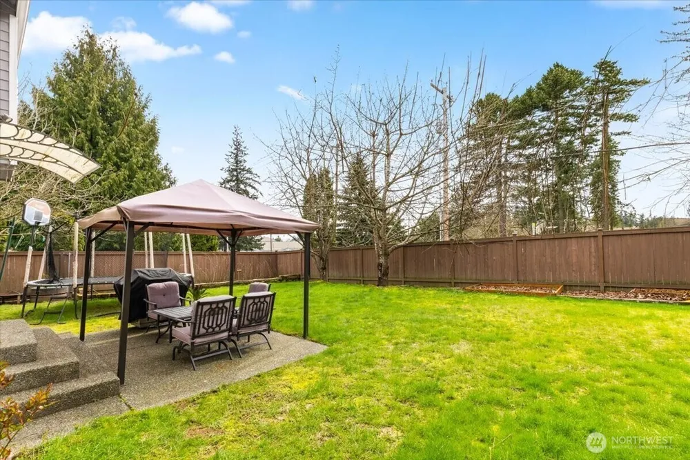 13721 SE 255th Pl, Kent, WA 98042