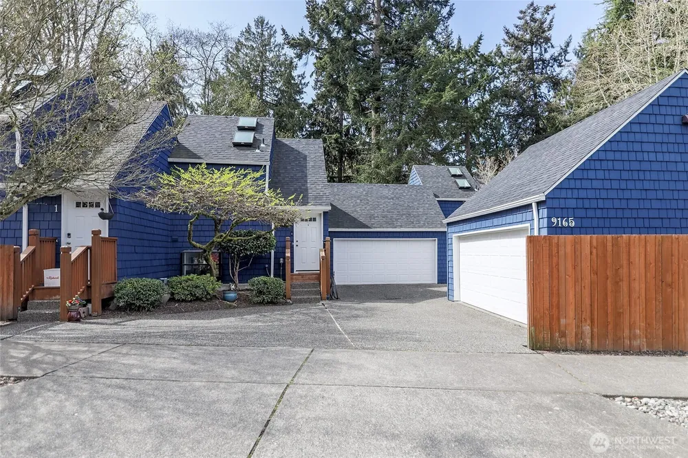 9165 45th Ave SW, Seattle, WA 98136