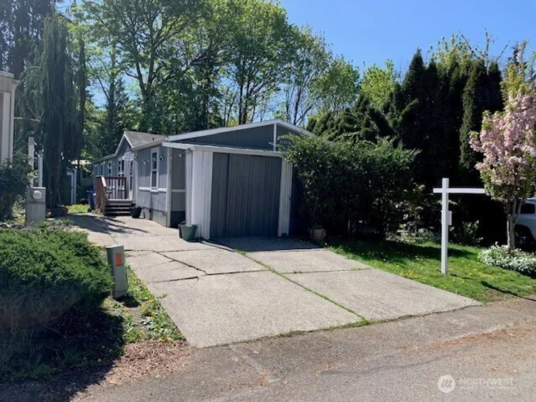11215 SE 226th St, Kent, WA 98031