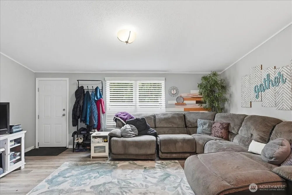 11215 SE 226th St, Kent, WA 98031