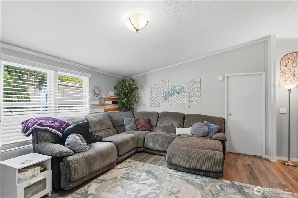 11215 SE 226th St, Kent, WA 98031