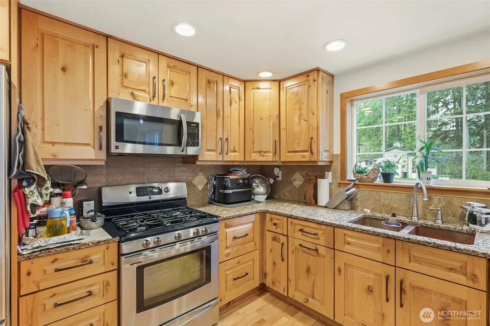 18222 SE Wax Rd, Covington, WA 98042