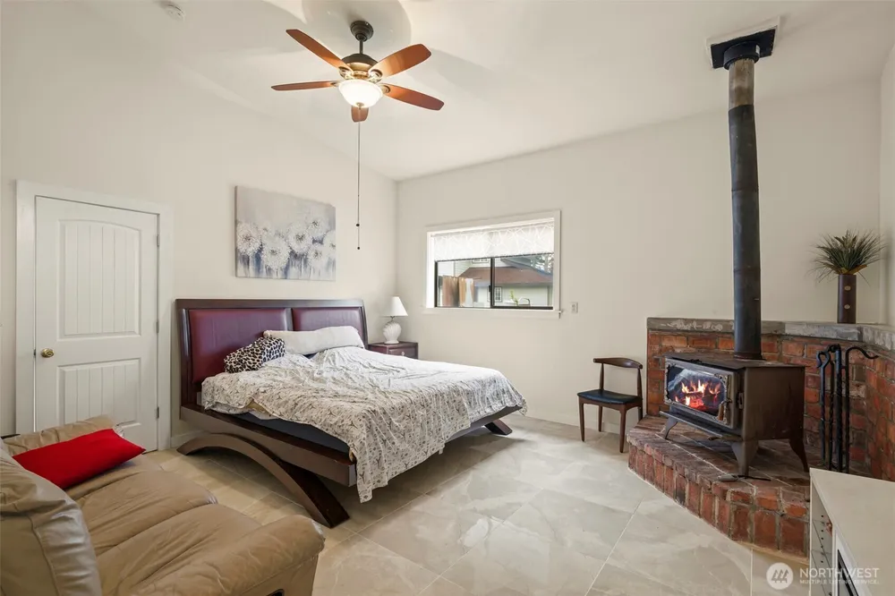 18222 SE Wax Rd, Covington, WA 98042