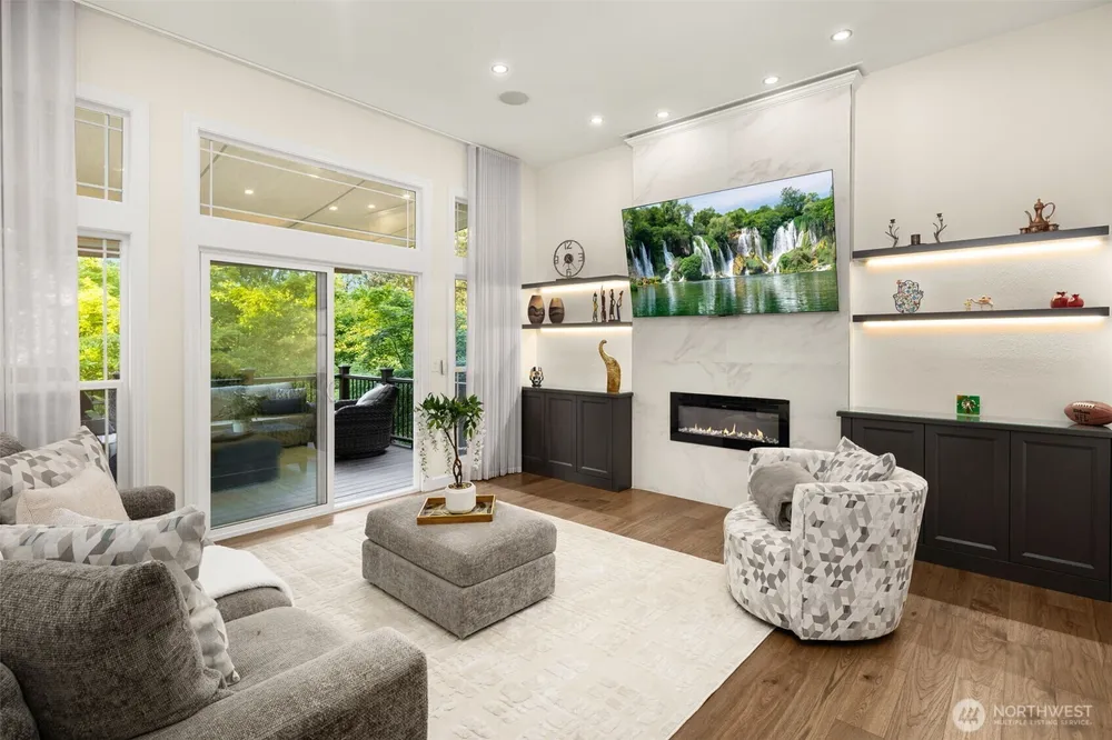 14102 SE 42nd St, Bellevue, WA 98006