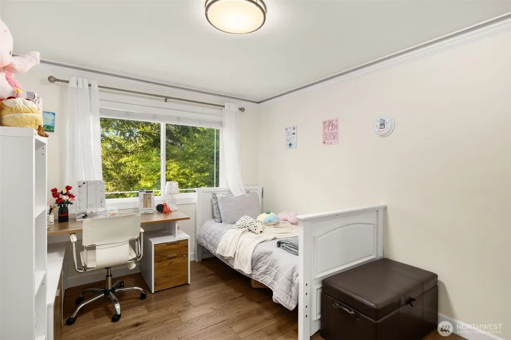 14102 SE 42nd St, Bellevue, WA 98006