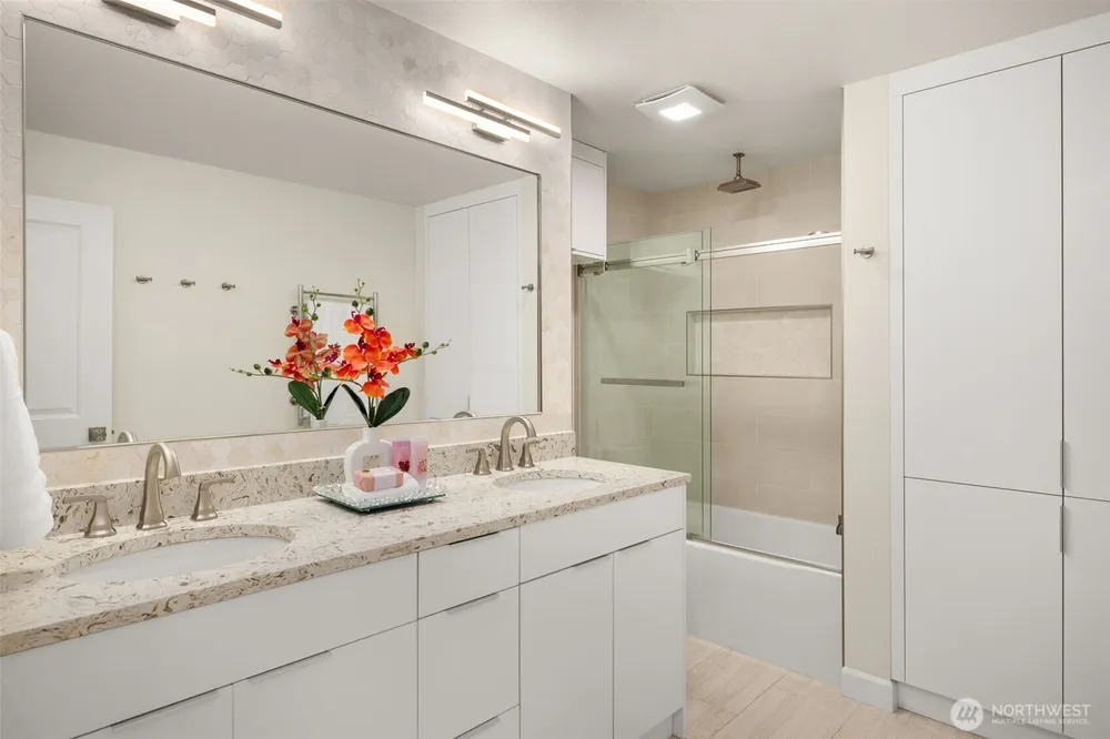 14102 SE 42nd St, Bellevue, WA 98006