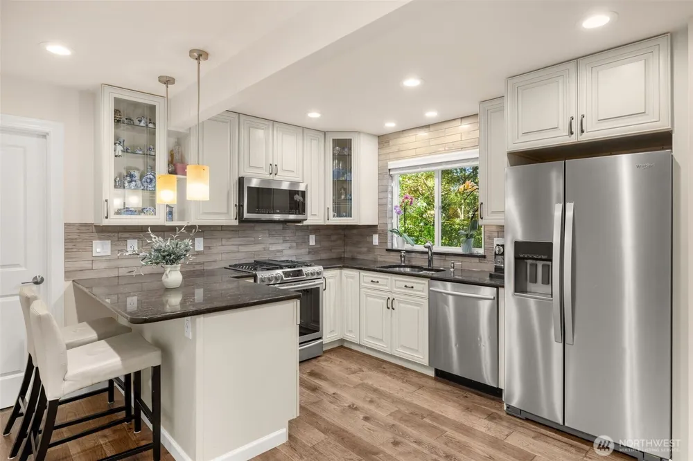 14102 SE 42nd St, Bellevue, WA 98006