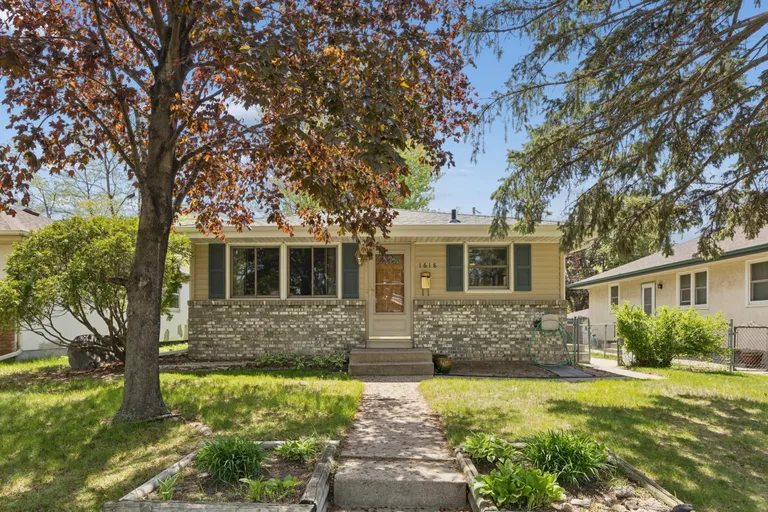 1618 McLean Ave, Saint Paul, MN 55106