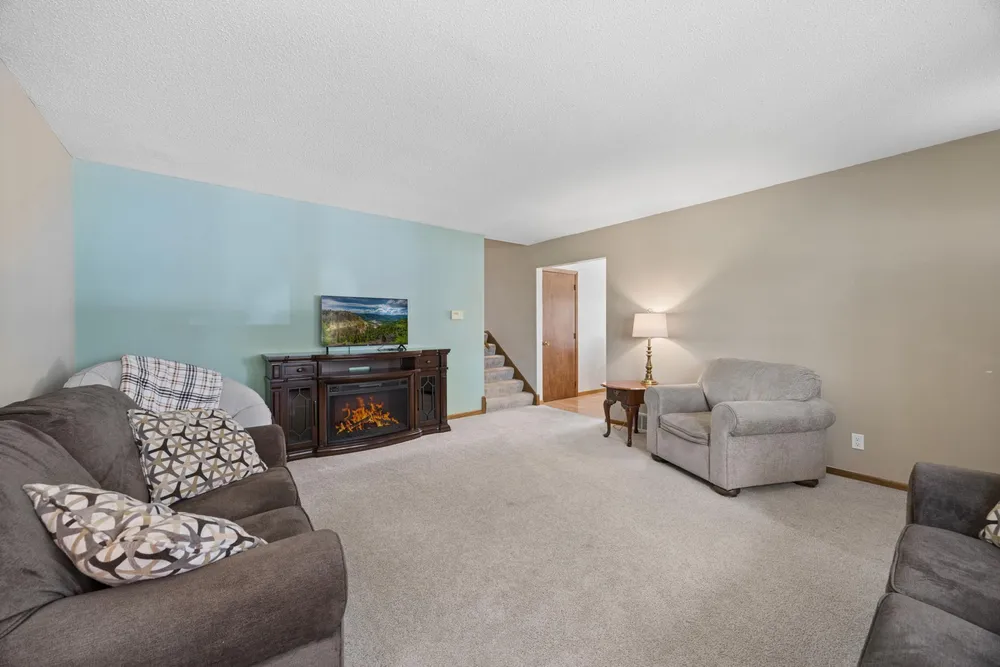 1618 McLean Ave, Saint Paul, MN 55106