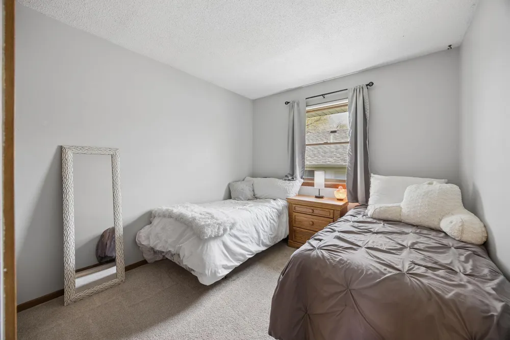 1618 McLean Ave, Saint Paul, MN 55106