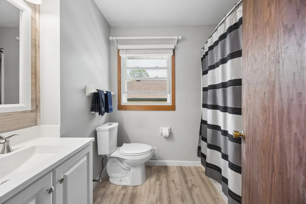 1618 McLean Ave, Saint Paul, MN 55106
