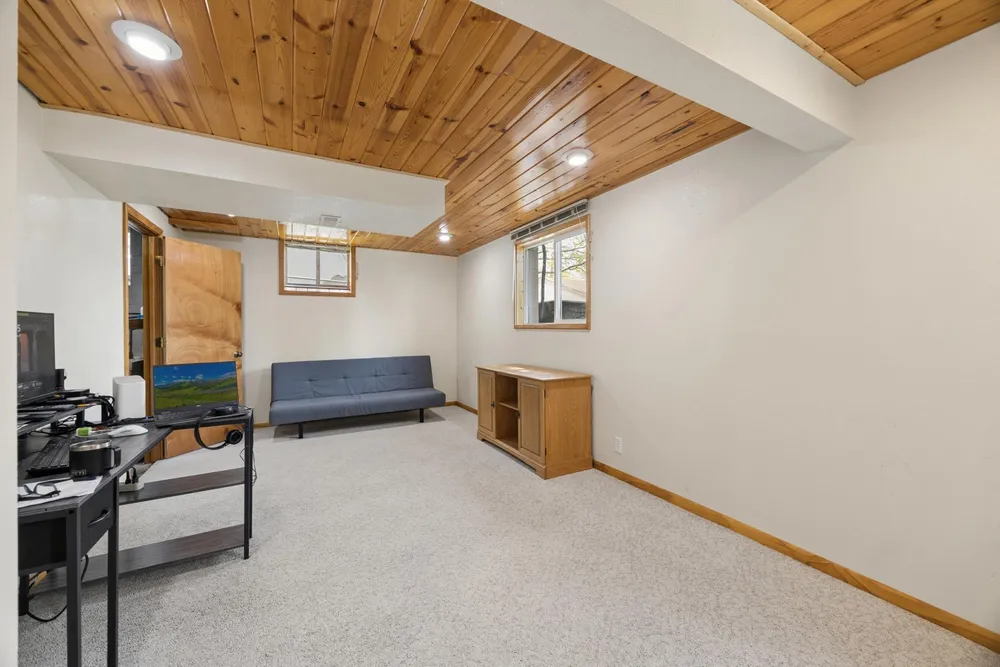 1618 McLean Ave, Saint Paul, MN 55106