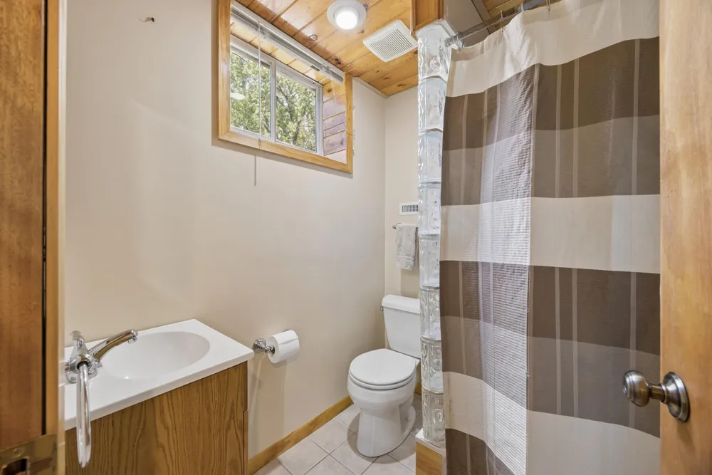 1618 McLean Ave, Saint Paul, MN 55106