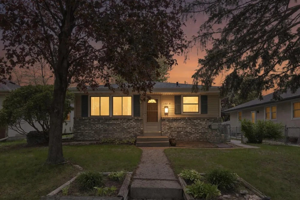 1618 McLean Ave, Saint Paul, MN 55106