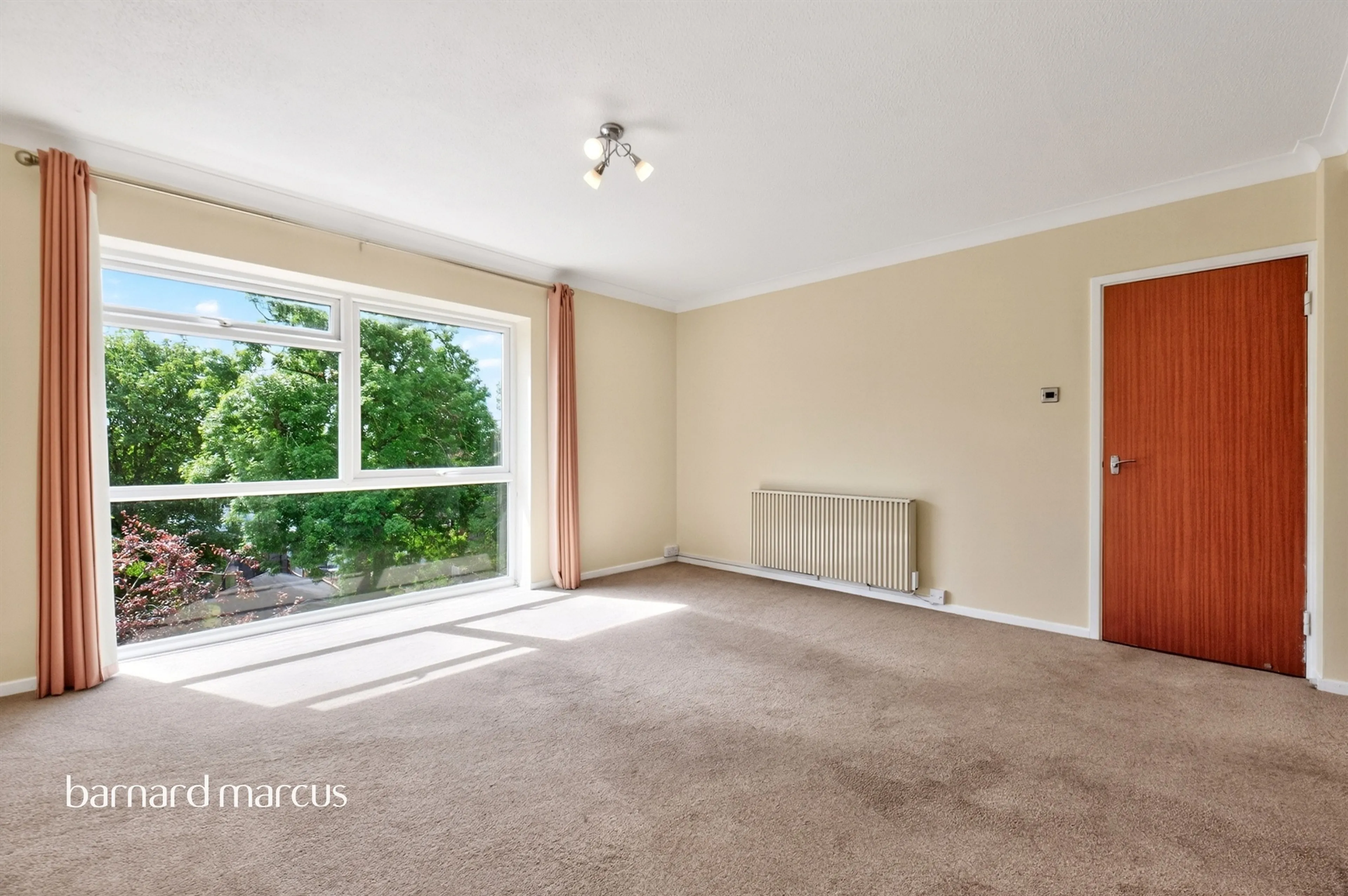 Property at The Avenue, SURBITON