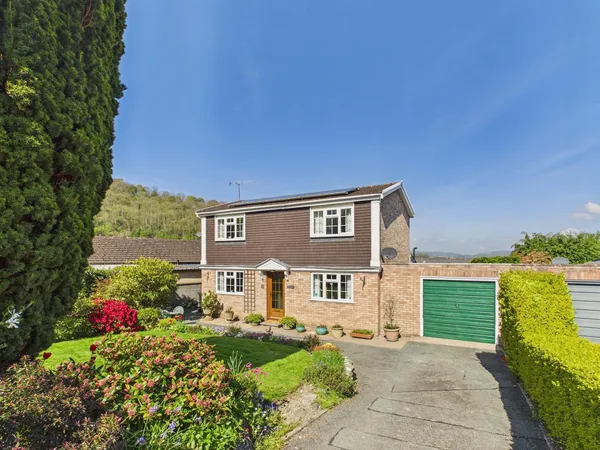 12 Arthur's Gate, Pool Road, Montgomery, SY15 6QU