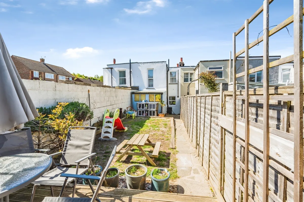 Lewis Close, Newhaven