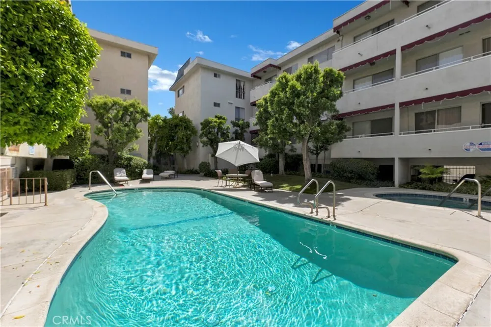 5343 Yarmouth Ave, Encino, CA 91316