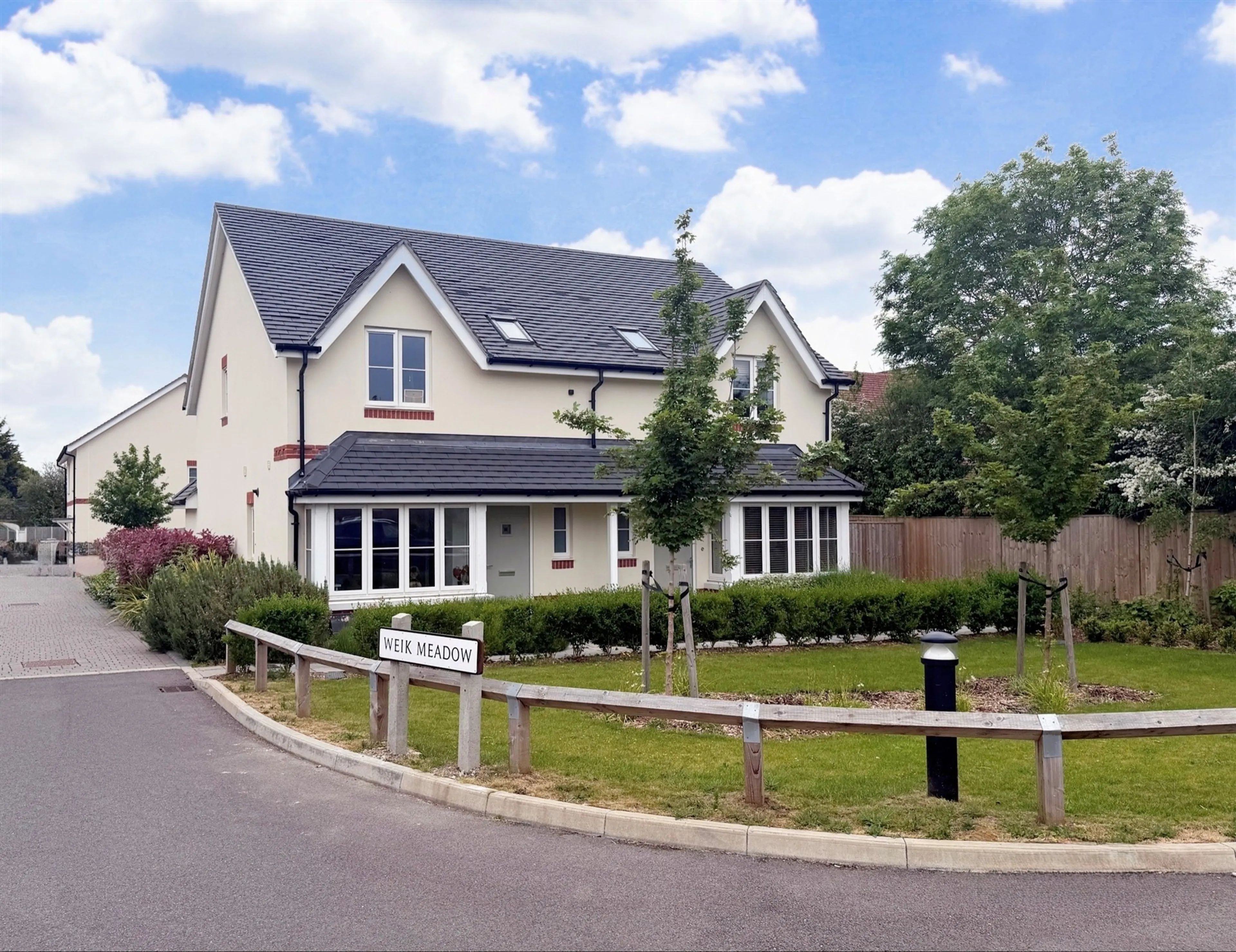 Property at Weik Meadow, Aston Clinton, Aylesbury