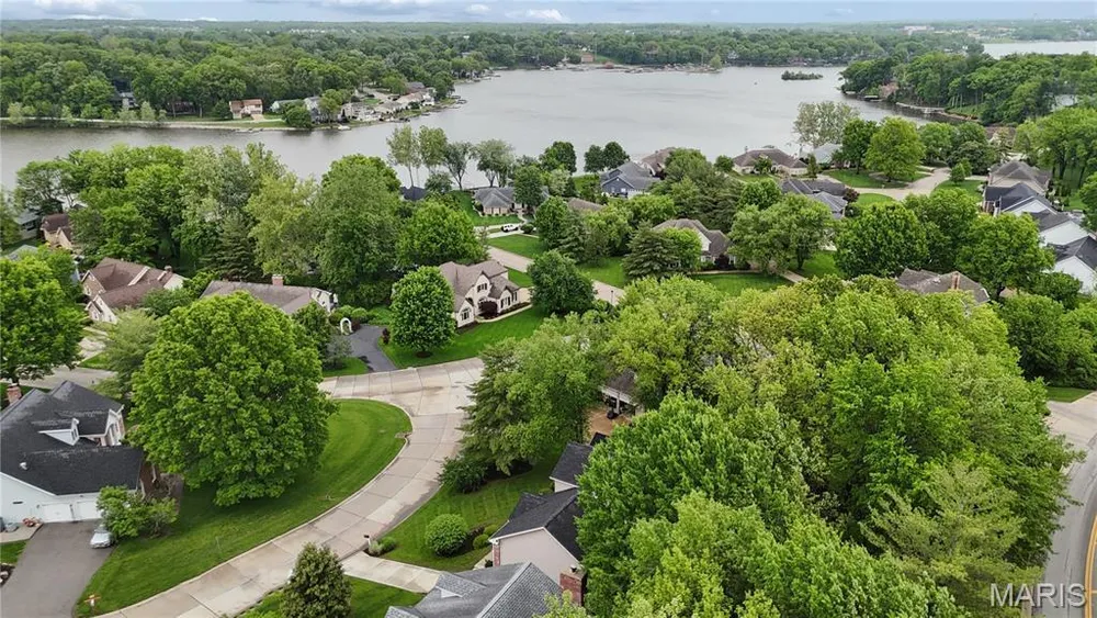 2 Forest Park Circle, Lake St Louis, MO 63367