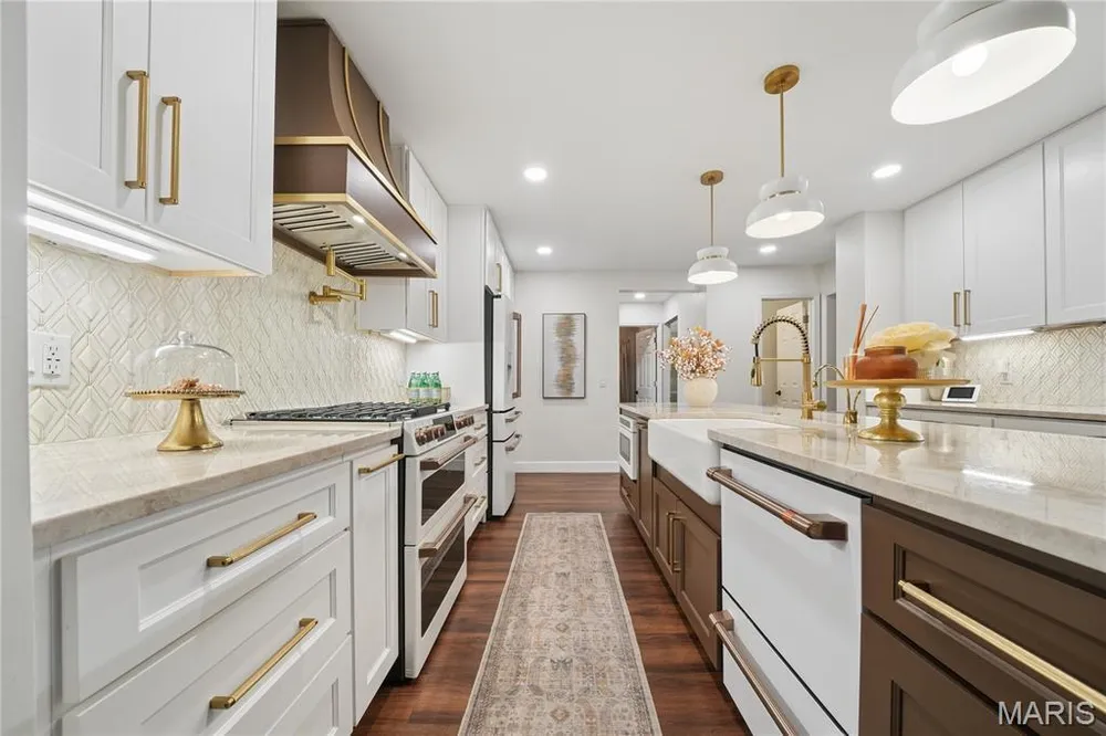 2 Forest Park Circle, Lake St Louis, MO 63367