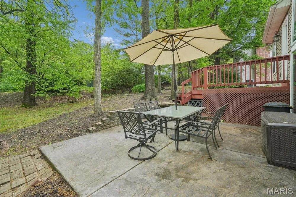 2 Forest Park Circle, Lake St Louis, MO 63367