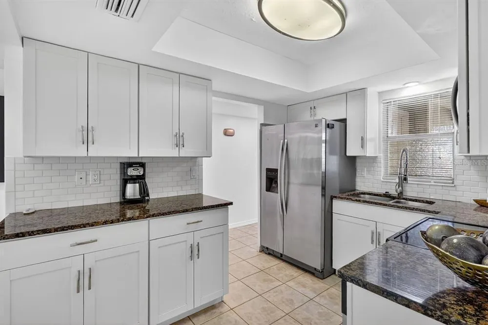 1884 Southpointe Dr, Sarasota, FL 34231