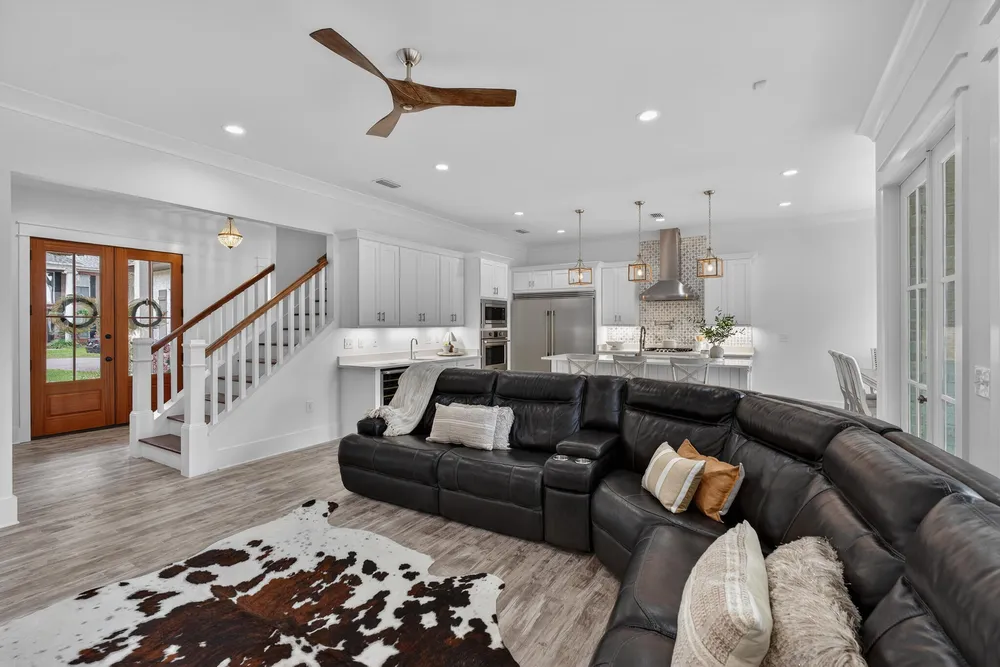 6 Plantation Oaks Dr, Mary Esther, FL 32569