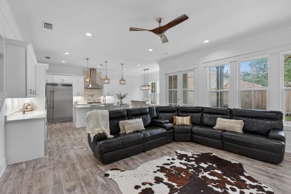 6 Plantation Oaks Dr, Mary Esther, FL 32569