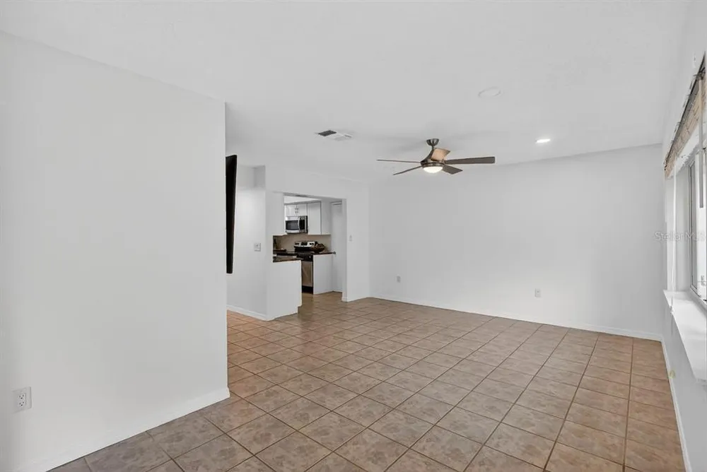 1884 Southpointe Dr, Sarasota, FL 34231