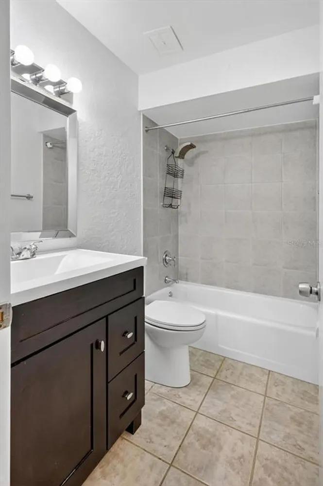 1884 Southpointe Dr, Sarasota, FL 34231