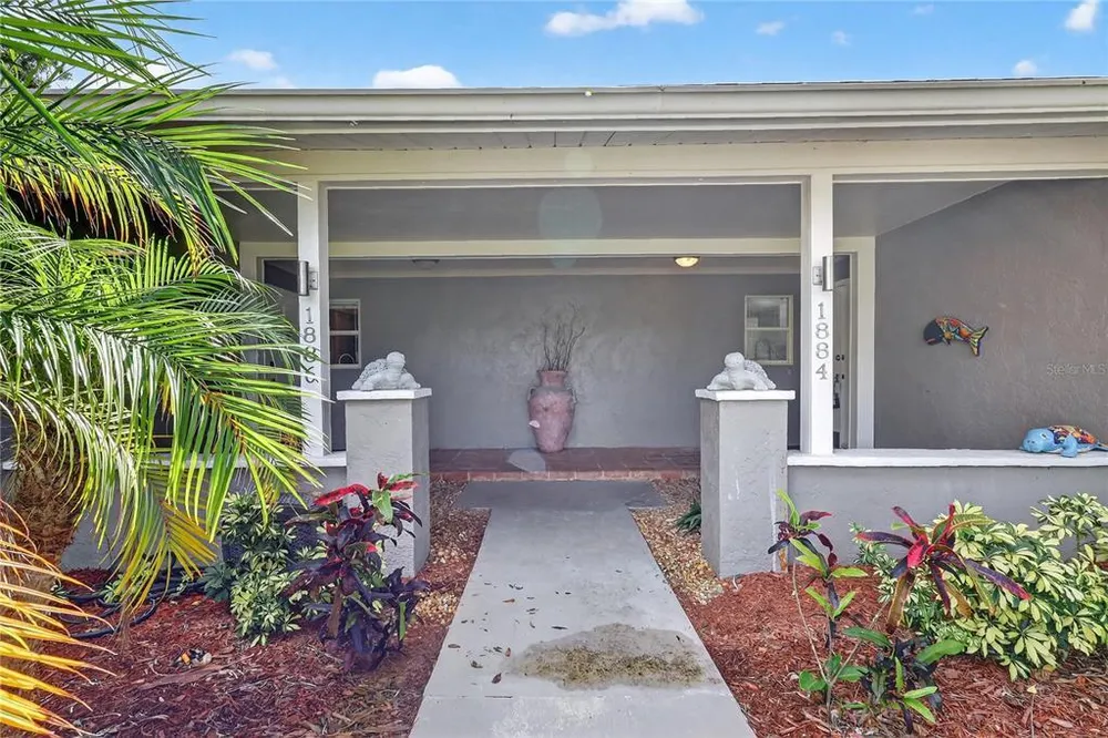 1884 Southpointe Dr, Sarasota, FL 34231