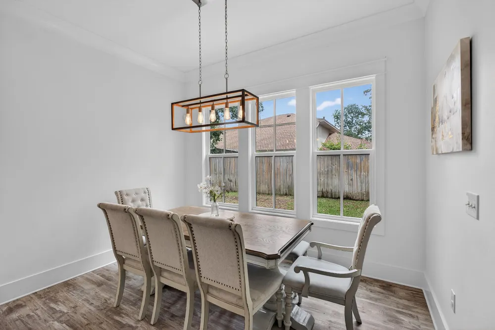 6 Plantation Oaks Dr, Mary Esther, FL 32569