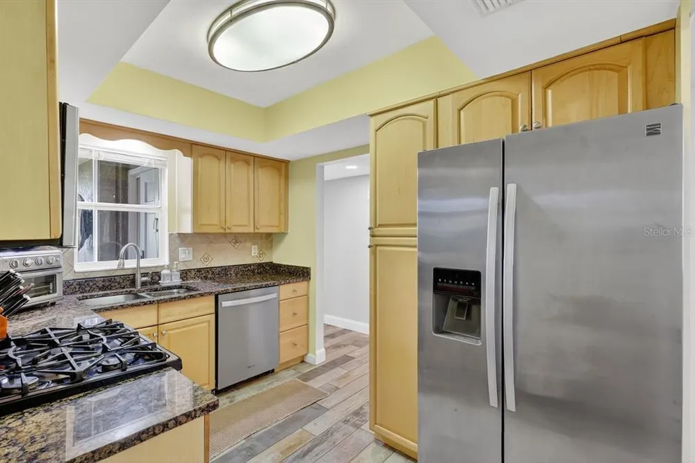 1884 Southpointe Dr, Sarasota, FL 34231