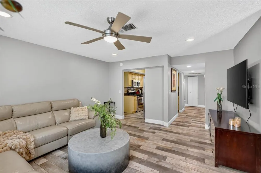 1884 Southpointe Dr, Sarasota, FL 34231