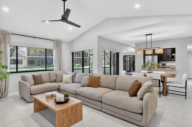 5530 Coach House Circle, Boca Raton, FL 33486