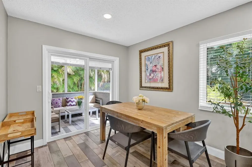 1884 Southpointe Dr, Sarasota, FL 34231