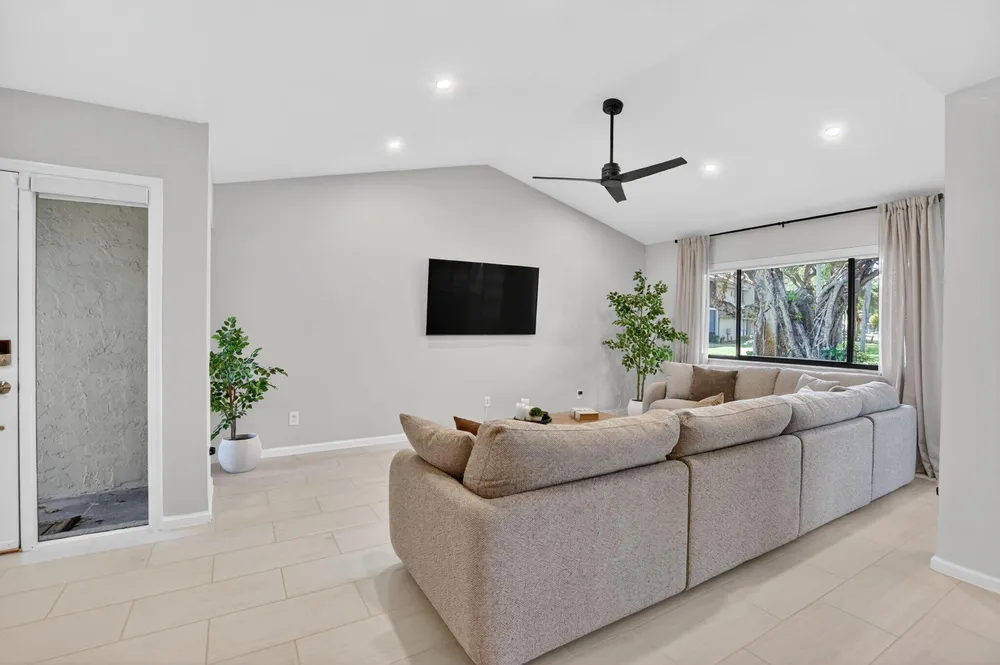5530 Coach House Circle, Boca Raton, FL 33486