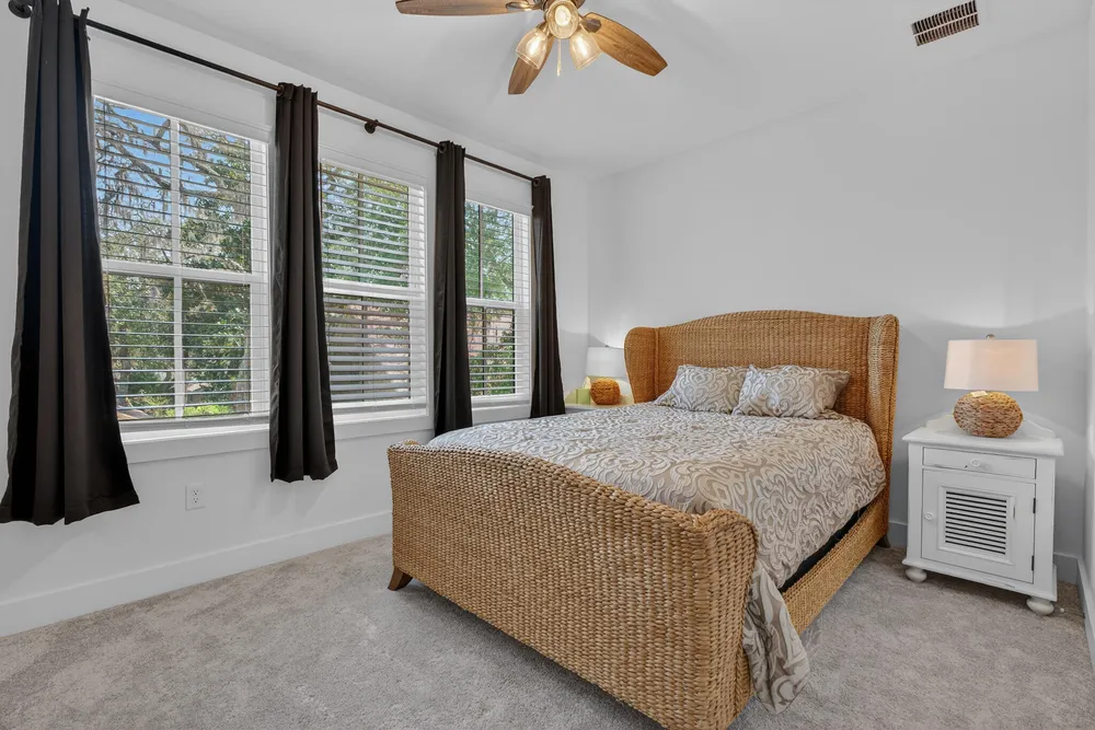 6 Plantation Oaks Dr, Mary Esther, FL 32569
