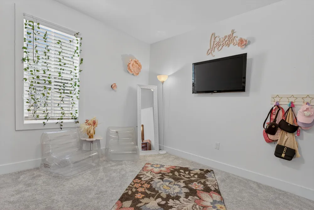 6 Plantation Oaks Dr, Mary Esther, FL 32569