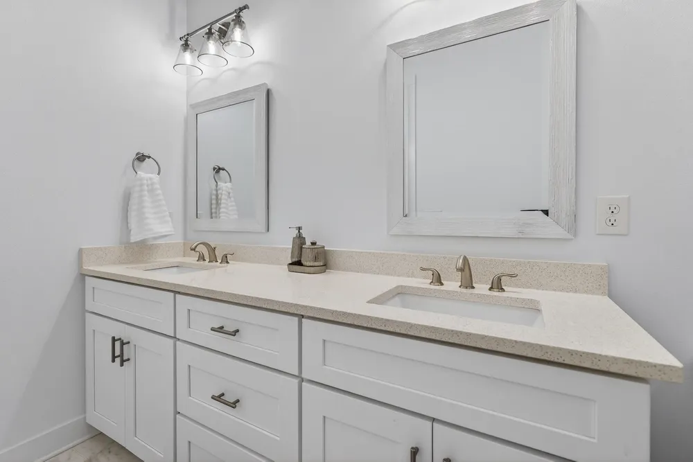 6 Plantation Oaks Dr, Mary Esther, FL 32569