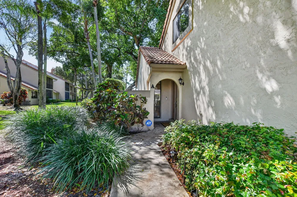 5530 Coach House Circle, Boca Raton, FL 33486