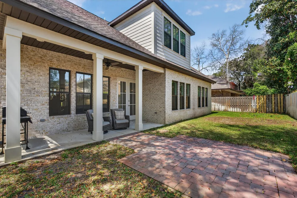 6 Plantation Oaks Dr, Mary Esther, FL 32569