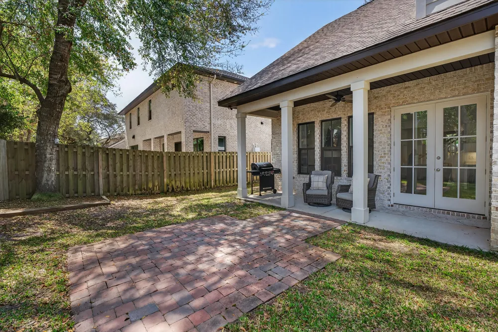 6 Plantation Oaks Dr, Mary Esther, FL 32569