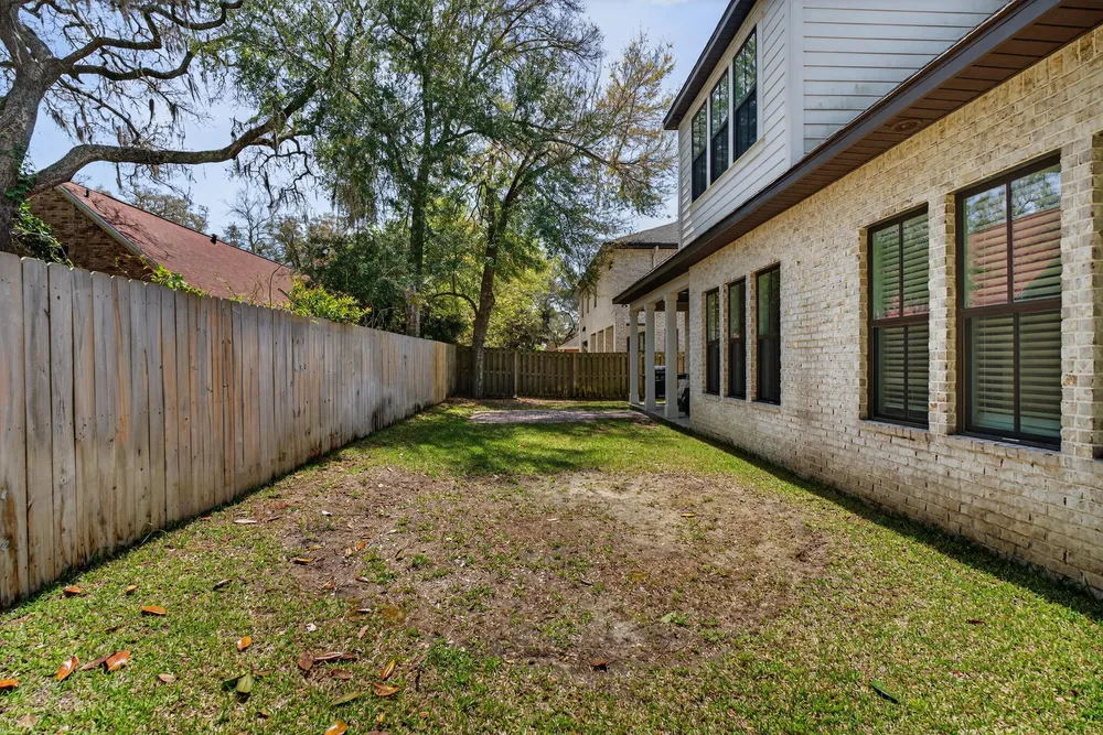 6 Plantation Oaks Dr, Mary Esther, FL 32569